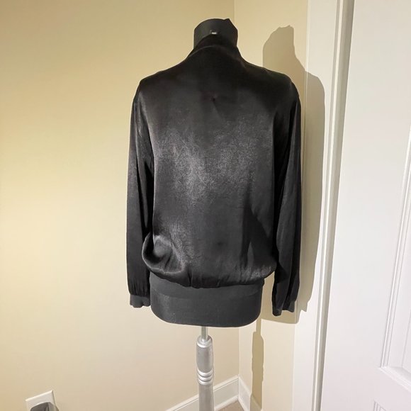 Silky Bomber with charming embroidery size 6 - Picture 3 of 8